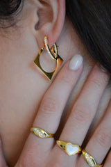 SQUARE CIRCLE HOOP